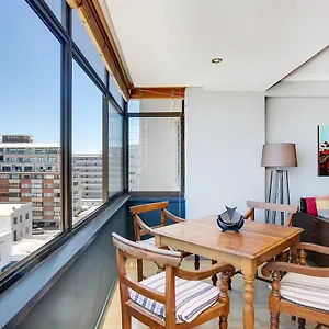 Apartment Backup-powered Bantry Bay View 2 Bed, Cape Town